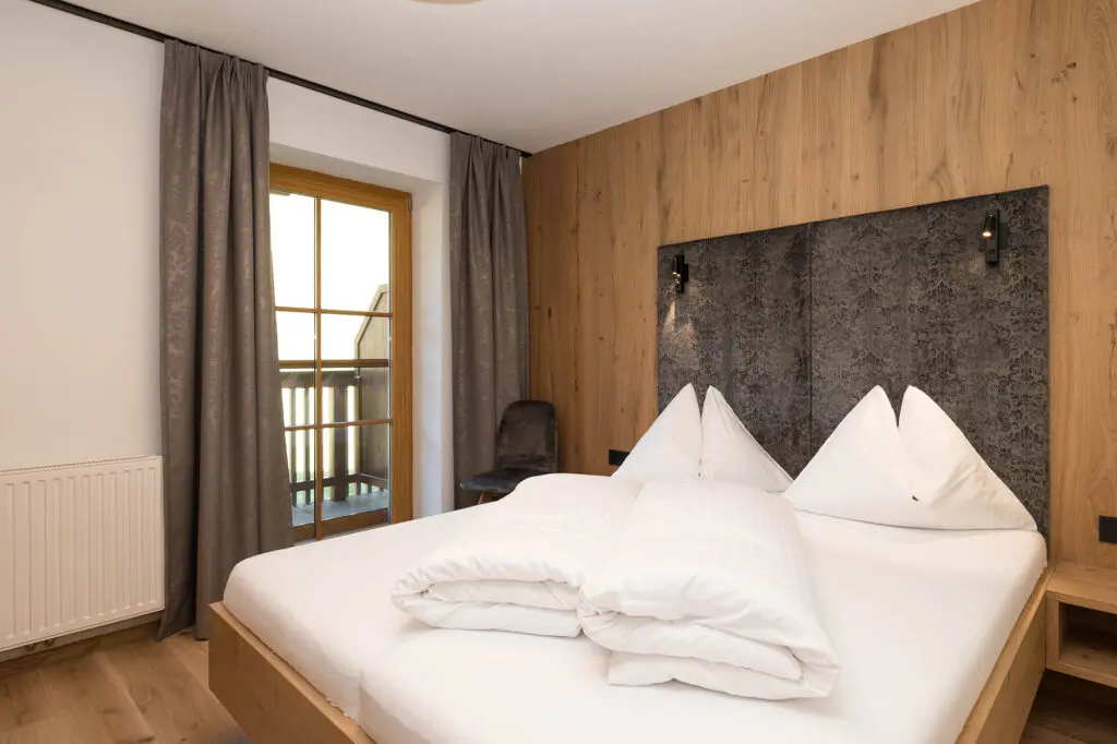 Doppelzimmer Bergseite mit Balkon - Zimmer in Großarl