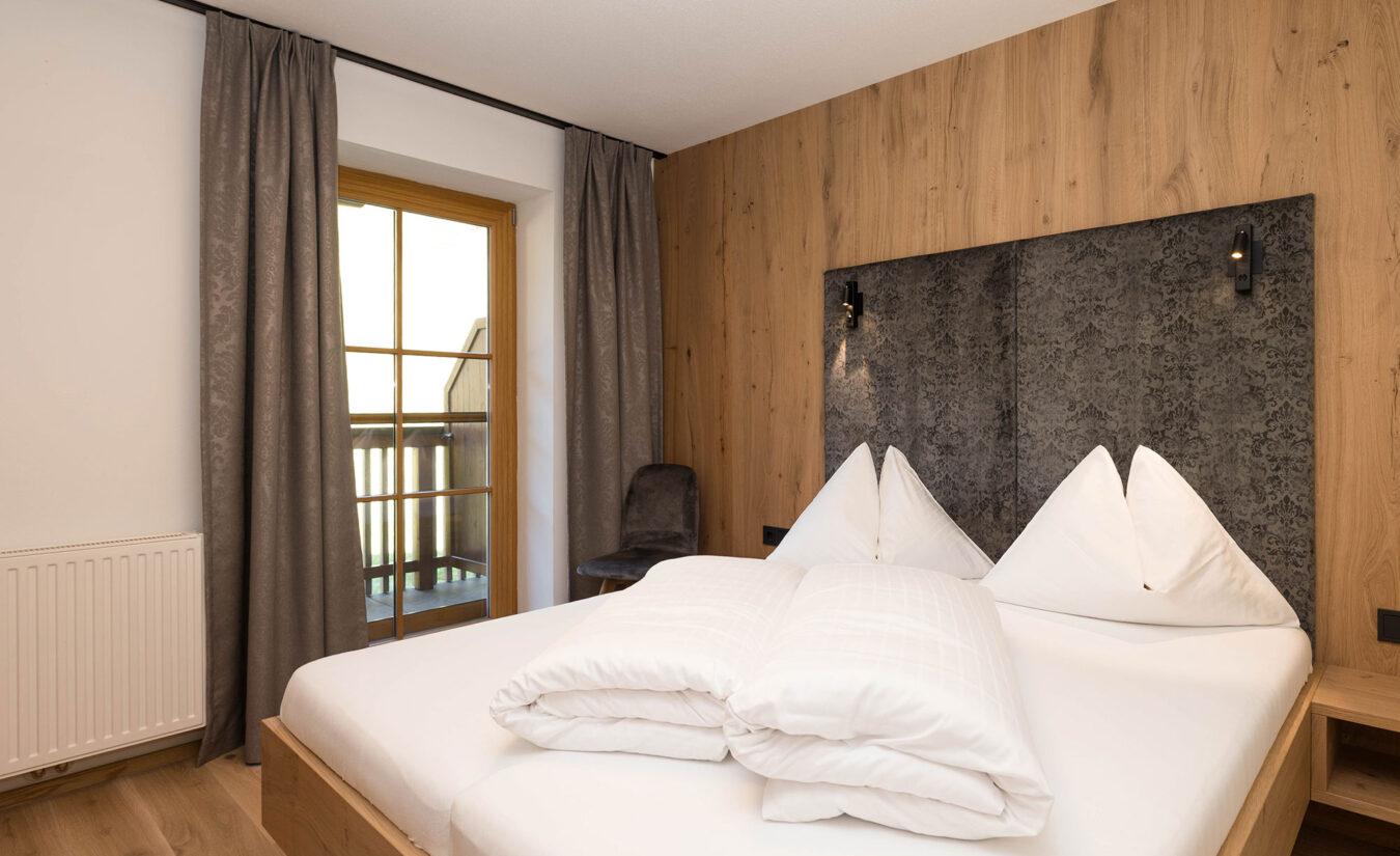 Doppelzimmer Bergseite mit Balkon - Zimmer in Großarl