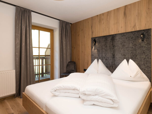 Doppelzimmer Bergseite mit Balkon - Zimmer in Großarl