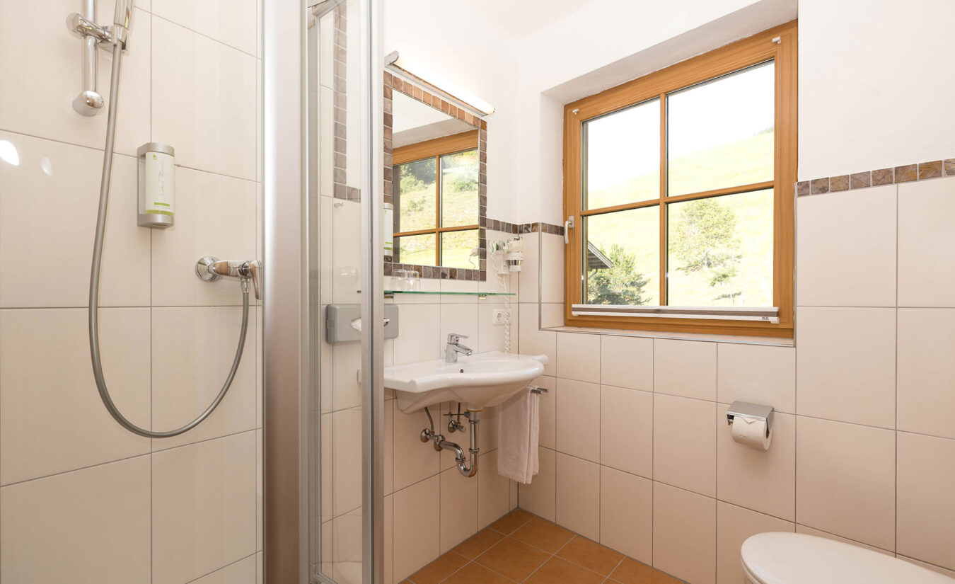 Doppelzimmer Bergseite mit Balkon - Zimmer in Großarl